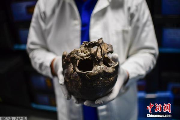 藍(lán)軍舊將:難以理解凱恩不被視為世界級(jí) 他技術(shù)不如魯尼但進(jìn)球更多v9.7.2 官方安卓版